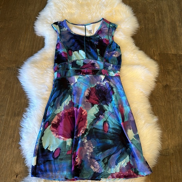 Title nine dress S - Picture 4 of 5